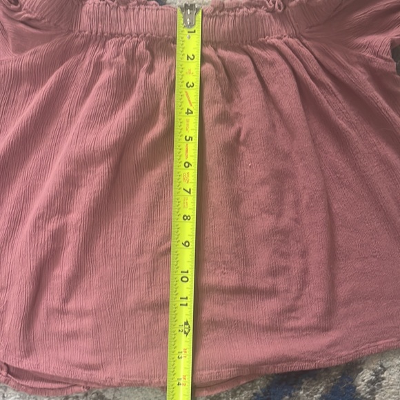 American Eagle crop off shoulder top. Size small - Picture 5 of 8